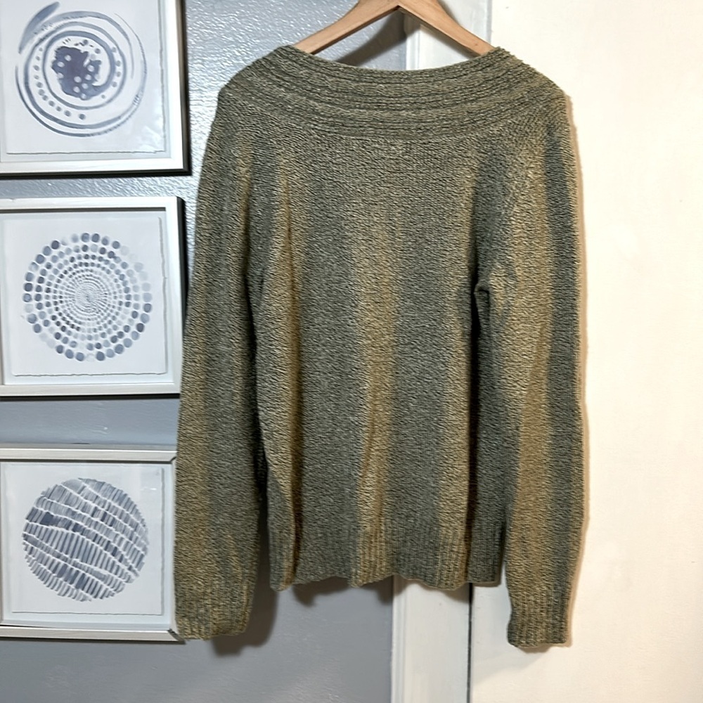 Carolyn Taylor Women’s Long Sleeve Green Sweater Button Detail Size L - Picture 2 of 5